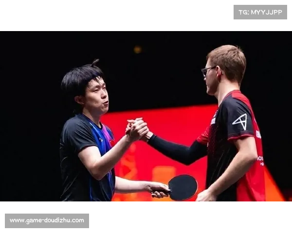 王楚钦佩戴护具抵达南京,山东魏桥男团半决赛阵容待定 王楚钦佩戴护具抵达南京,山东魏桥男团半决赛阵容待定