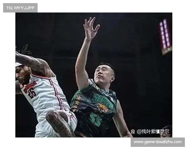 老将韩德君退役,辽宁队内线进入新时代 老将韩德君退役,辽宁队内线进入新时代